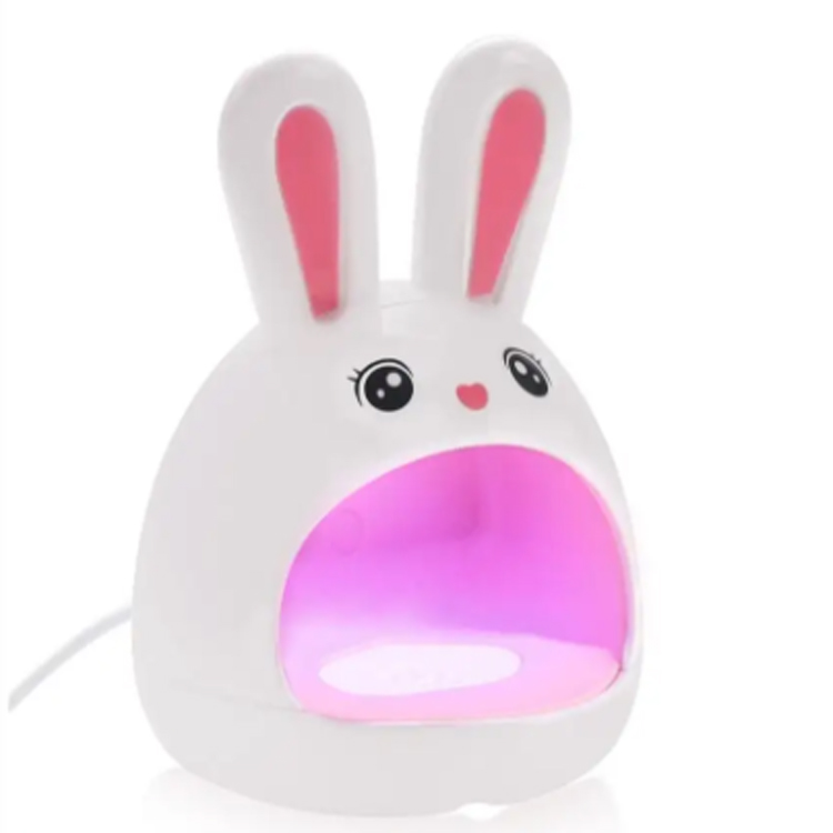 नेल लॅम्पचा जगभरातील व्यावसायिक मॅनिक्युअर मानकांवर कसा प्रभाव पडतो?